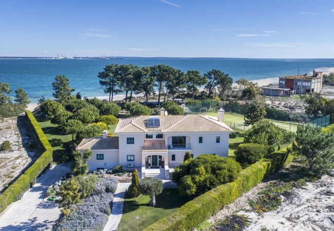 Luxury villa with sea views. 