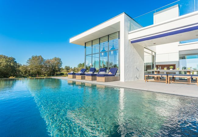Impressive swimming pool in luxury villa.