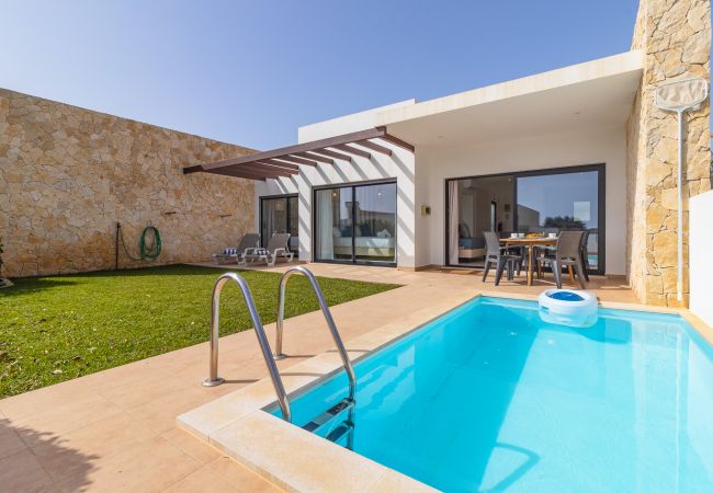 Discover the charm of Villa Alcione in Sagres, with a seaside pool. This villa offers comfort, natural beauty, and a prime location for your Algarve v